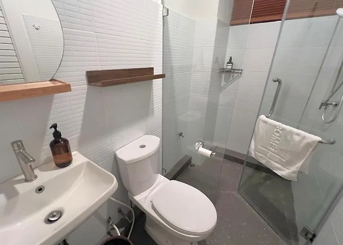 Roni House Thonglor Villa